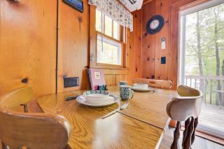 Cozy Carp Lake Cottage with Dock, Kayaks and Fire Pit - Carp Lake - 4