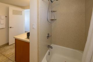 Waikiki Shore by OUTRIGGER - Honolulu - 9