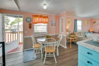 Walk to Shore Myrtle Beach House with Private Deck! - 4