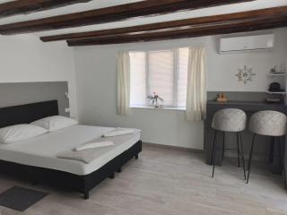 Apartments Ciao Bella city centre with free parking - Šibenik - 0