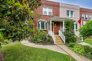 Modern Alexandria Townhome about 2 Mi to Old Town! - Alexandria - 0