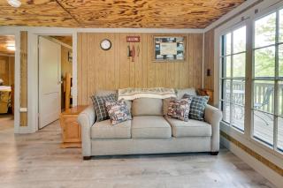 Waterfront Paradise Lake Cottage with Private Dock! - Carp Lake - 1
