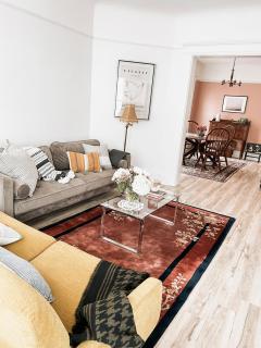 Designer Home 2 Bedroom - 20min to NYC WTC - Private Backyard - Harrison - 2