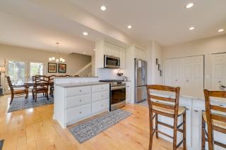 Chic Townhome on Lake Huron with Private Beach! - 2