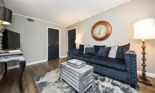 Eclectic Abode - Cleveland - 6
