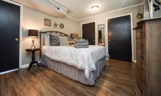 Eclectic Abode - Cleveland - 5