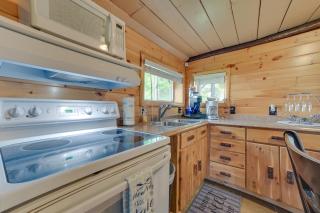 Cozy Houghton Lake Vacation Rental with Fireplace! - 2