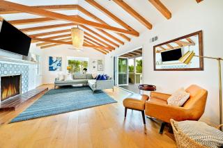 Gorgeous coastal four-bedroom steps from Windansea Beach - San Diego - 0