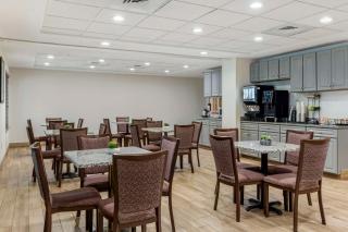 Best Western Plus New England Inn & Suites - Berlin - 2