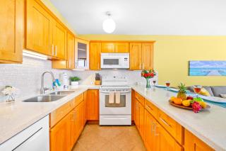 Cozy 1BR Ocean View Condo, Near Beach with Parking - Honolulu - 6