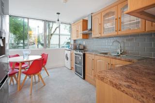 Stunning 4BR in Central London - 6