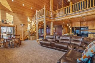 Mountain General by KABINO Hot Tub BBQ Pit FirePit Horseshoe Pit Foosball Air Hockey Games WiFi Grill - Island Park - 8