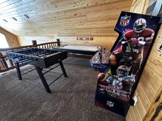 Mountain General by KABINO Hot Tub BBQ Pit FirePit Horseshoe Pit Foosball Air Hockey Games WiFi Grill - Island Park - 5