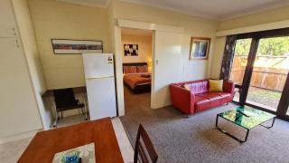 Rise n Shine - Affordable 50sqm Garden Apartment - 4