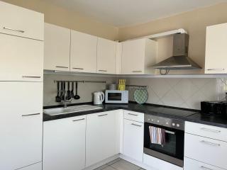 Parkplätze, Einzelbetten, 2 TVs, Balkon, Terrasse, fast Wi-Fi bis zu 1000 Mbit, Homeoffice - Rodenbach - 8