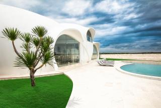 The Cloud Beachfront Villa Tabanan - 3