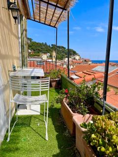 Cosy penthouse old town sea view little terraces Air conditionned - Niza - 0