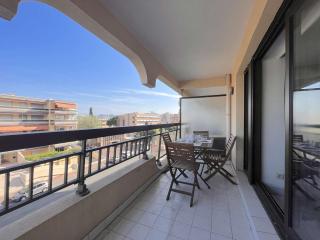 Studio cabine à 200m de Port Fréjus, plage, commerces, terrasse, 4 couchages, ménage inclus - FR-1-226A-31 - Fréjus - 1