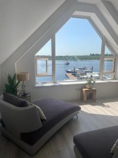 Lough Key Luxury Riverfront Apartment - Cootehall - 6