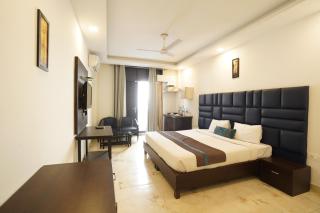 Park Studio DLF Phase 2, Cyber City, Gurgaon - Gurgaon - 7