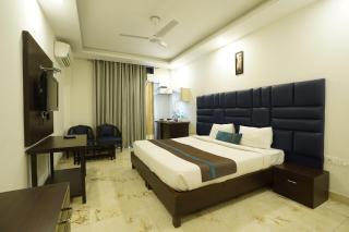 Park Studio DLF Phase 2, Cyber City, Gurgaon - Gurgaon - 1
