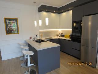 Peacock Apartment - 8