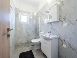 Sandra's Beach House - Gouvia - 4