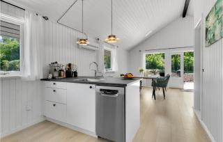 3 Bedroom Nice Home In Melby - Melby - 8