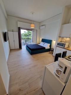 Above Apartments near the Airport - Artemida - 7