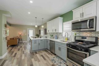 Home 15 min from Starved Rock and Chicago Skydive! - Ottawa - 9