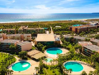 Outstanding Condo- Beach, Pool & Golf by BeCherish - Galé - 0