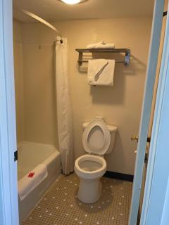 Horseshoe Curve Lodge - 7