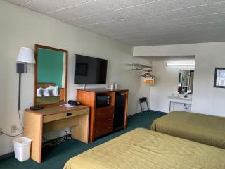 Horseshoe Curve Lodge - 4