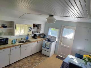 Bay Cottage Getaway - Port Townsend - 8