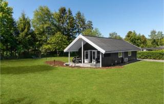 3 Bedroom Nice Home In Melby - Melby - 1