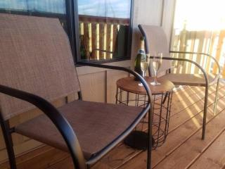 Miners Cabin #4 - King Bed - Private Balcony with Views - Tombstone - 3