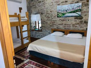 Guest House and Hostel VAL-MAR - Gjirokastër - 2