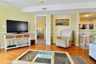 Ocean View in Famous Cherry Grove 50 Steps to Beach - Myrtle Beach - 2