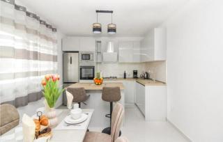 Gorgeous Home In Benkovac With Wifi - 3