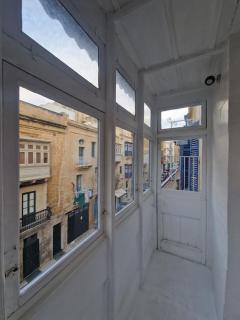 No 60, 2nd floor, centrally located, fully equipped studio Apt - Il-Furjana - 6