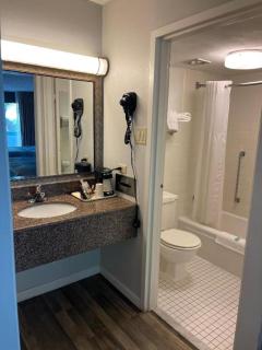 WILKESBARRE INN AND SUITES - 2