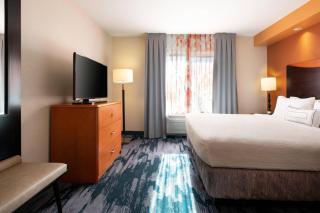 Fairfield Inn & Suites Redding - Redding - 1