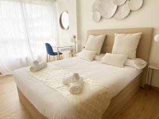 Paradise Luxurious flat, free parking, 3 double rooms, terrace, jacuzzi, fully renovated - San Sebastián - 5