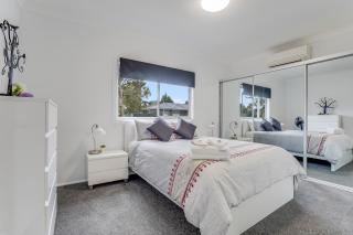 Bright and airy cosy cottage, close to town - Thirlmere - 3