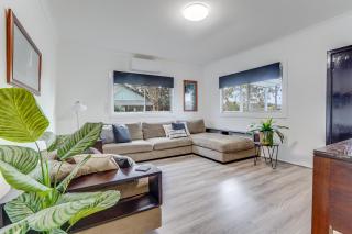 Bright and airy cosy cottage, close to town - Thirlmere - 0
