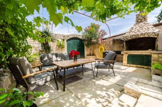 Apartments Emmeline - Tisno - 2