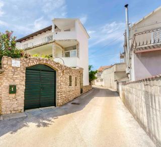 Apartments Emmeline - Tisno - 1
