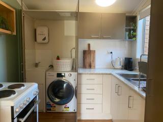 Private Guesthouse - Pet friendly - Walk to Beach - Buddina - 3