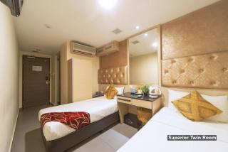 Single or Twin No Window Room With Sharing Bathroom and Toilet in Sandpiper Hotel - Singapore - 5