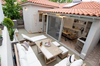 The courtyard - Skala Eresou - 0